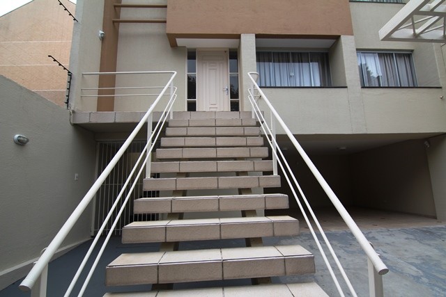 Sobrado para locacao no Pilarzinho em Curitiba com 207,00m² por R$ 7.200,00