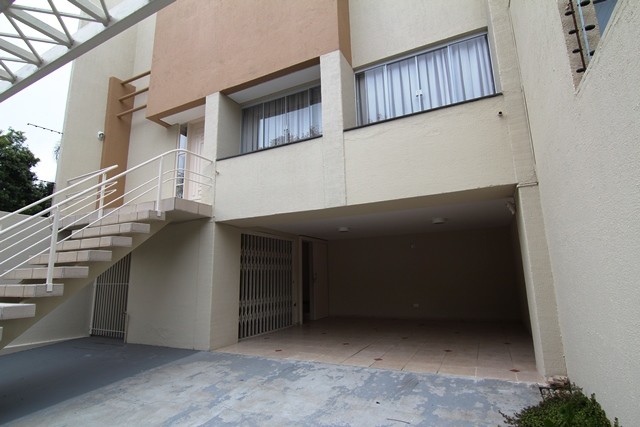 Sobrado para locacao no Pilarzinho em Curitiba com 207,00m² por R$ 7.200,00