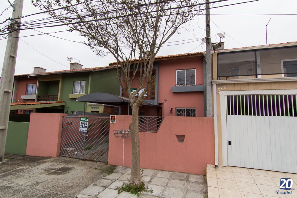 Sobrado para locacao no Xaxim em Curitiba com 80,00m² por R$ 2.933,00