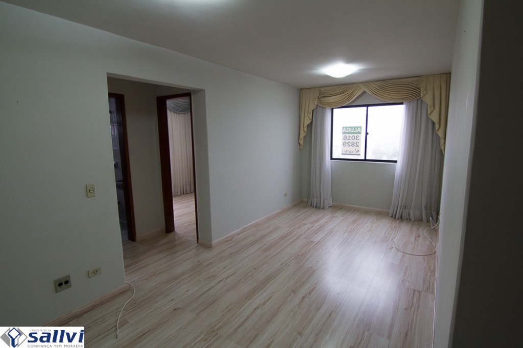 Apartamento para locacao no Capao Raso em Curitiba com 99,30m² por R$ 2.653,00