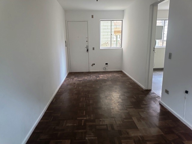 Apartamento para locacao no Novo Mundo em Curitiba com 80,14m² por R$ 2.000,00