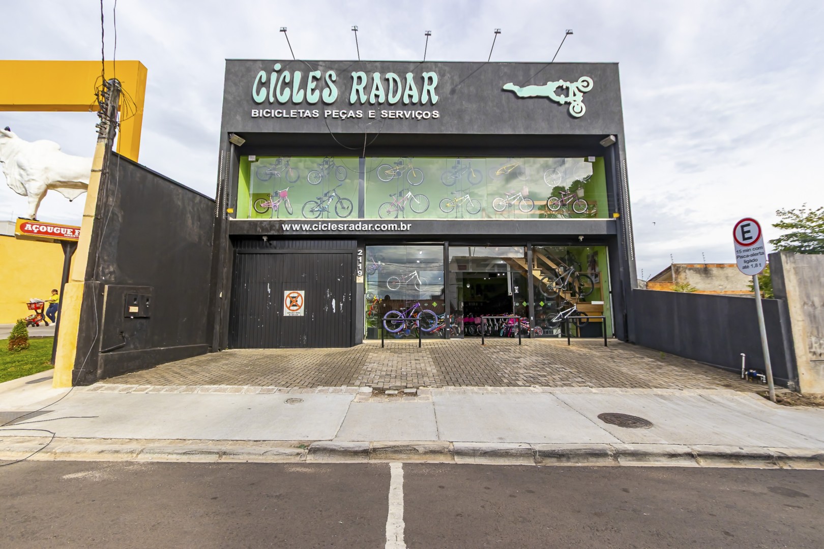 Sobrado para locacao no Fanny em Curitiba com 260,00m² por R$ 4.786,00