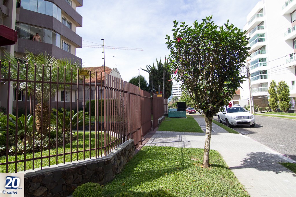 Apartamento para locacao no Ahu em Curitiba com 118,60m² por R$ 3.053,00