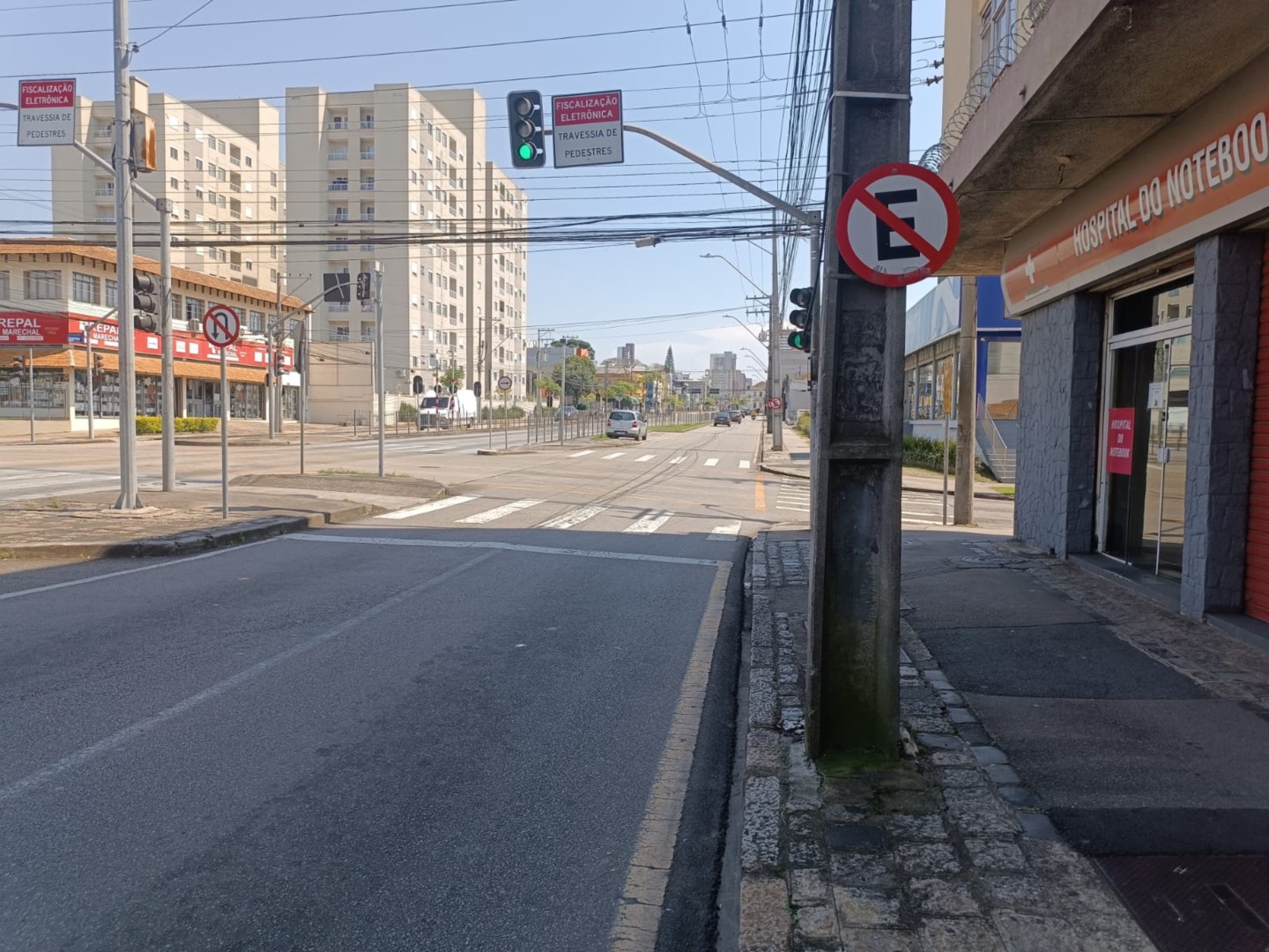 Cjto Comercial/sala para locacao no Capao Raso em Curitiba com 72,40m² por R$ 2.120,00