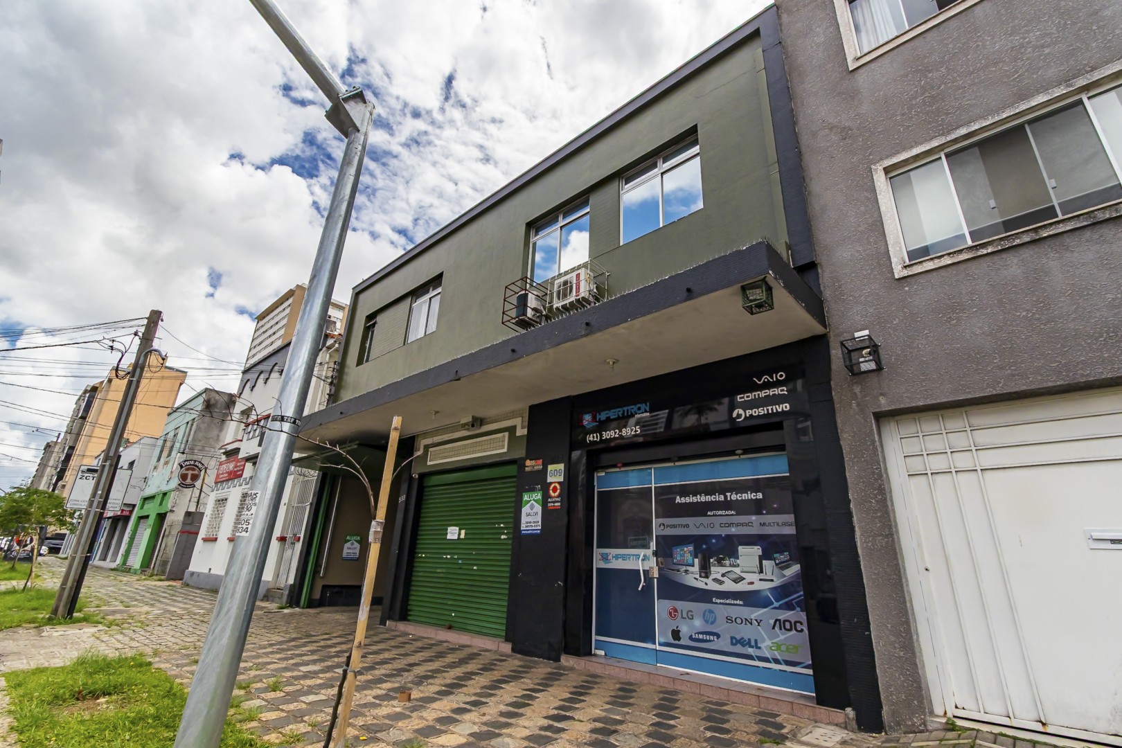 Cjto Comercial/sala para locacao no Centro em Curitiba com 76,00m² por R$ 2.120,00