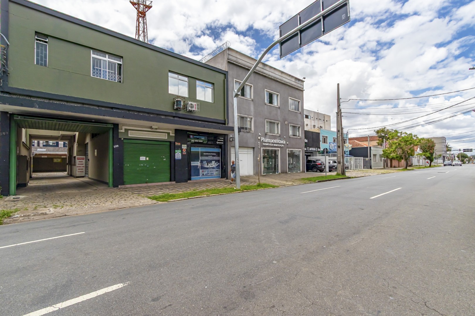 Cjto Comercial/sala para locacao no Centro em Curitiba com 76,00m² por R$ 2.120,00