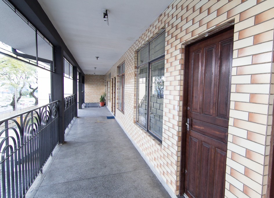 Cjto Comercial/sala para locacao no Novo Mundo em Curitiba com 40,00m² por R$ 1.600,00