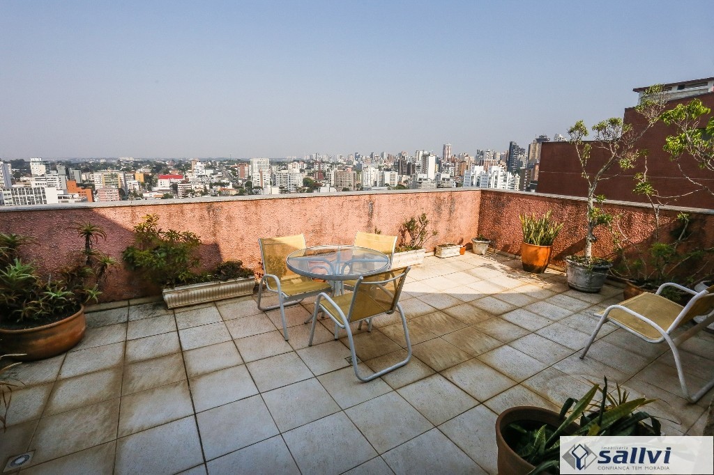 Apartamento para locacao no Centro em Curitiba com 194,50m² por R$ 4.920,00