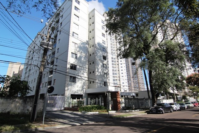 Apartamento para locacao no Cristo Rei em Curitiba com 79,88m² por R$ 3.586,00