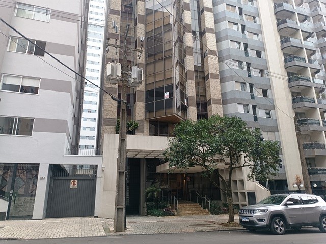 Cjto Comercial/sala para locacao no Centro em Curitiba com 0,00m² por R$ 2.400,00