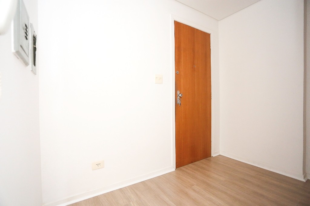 Cjto Comercial/sala para locacao no Alto da Gloria em Curitiba com 24,76m² por R$ 1.320,00
