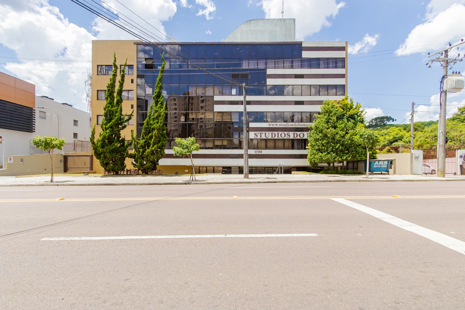 Cjto Comercial/sala para locacao no Juveve em Curitiba com 43,64m² por R$ 1.720,00