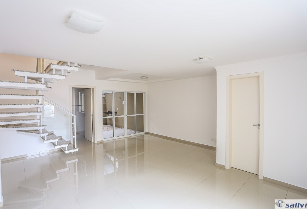 Sobrado para locacao no Santa Felicidade em Curitiba com 106,00m² por R$ 4.120,00