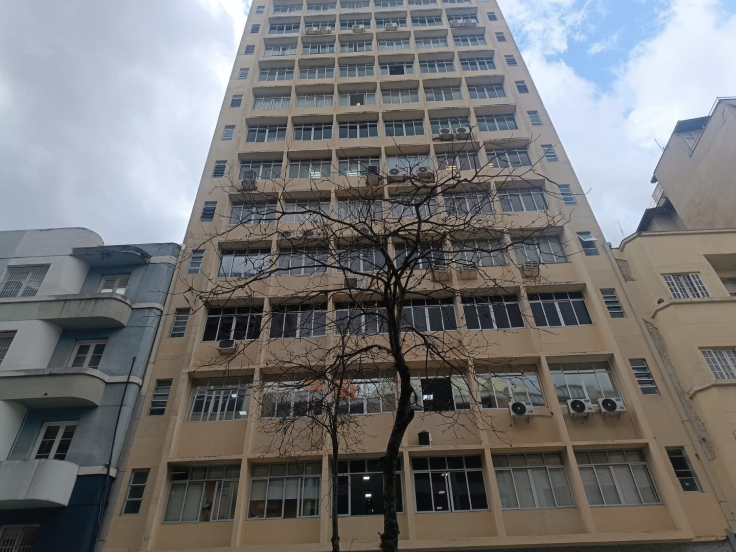 Cjto Comercial/sala para locacao no Centro em Curitiba com 45,00m² por R$ 1.186,00