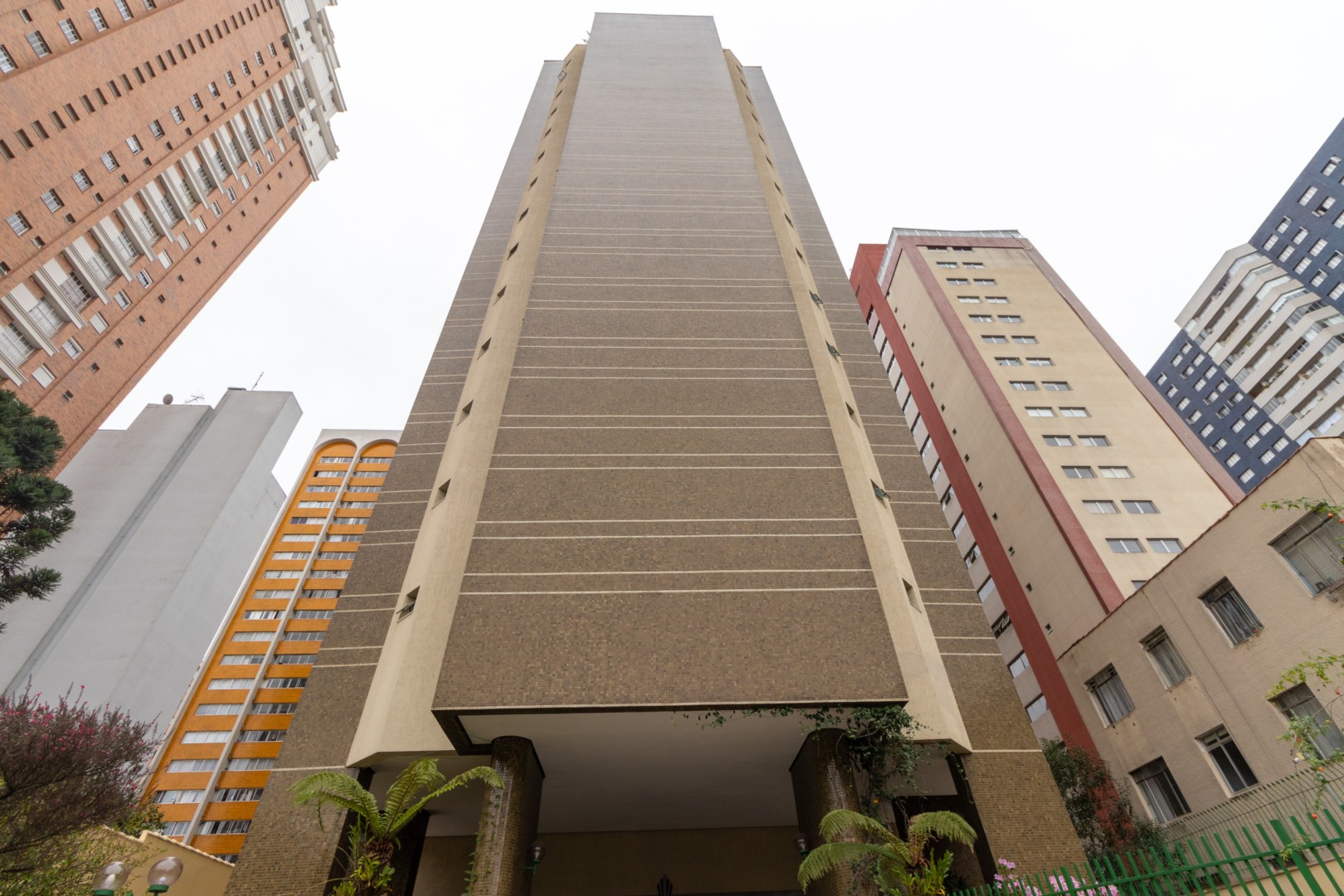 Apartamento para venda no Reboucas em Curitiba com 103,12m² por R$ 448.000,00