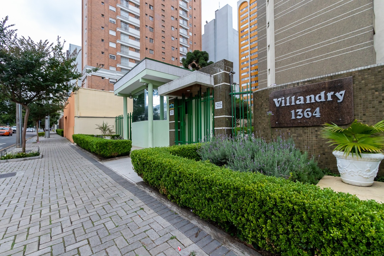 Apartamento para venda no Reboucas em Curitiba com 103,12m² por R$ 448.000,00