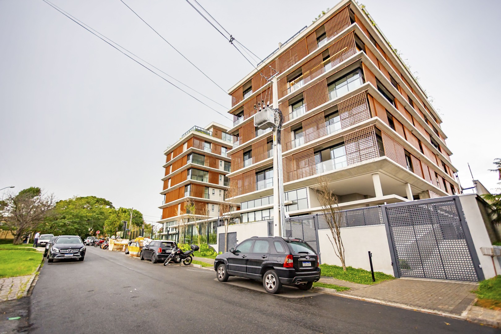 Apartamento para locacao no Bigorrilho em Curitiba com 187,41m² por R$ 18.666,00