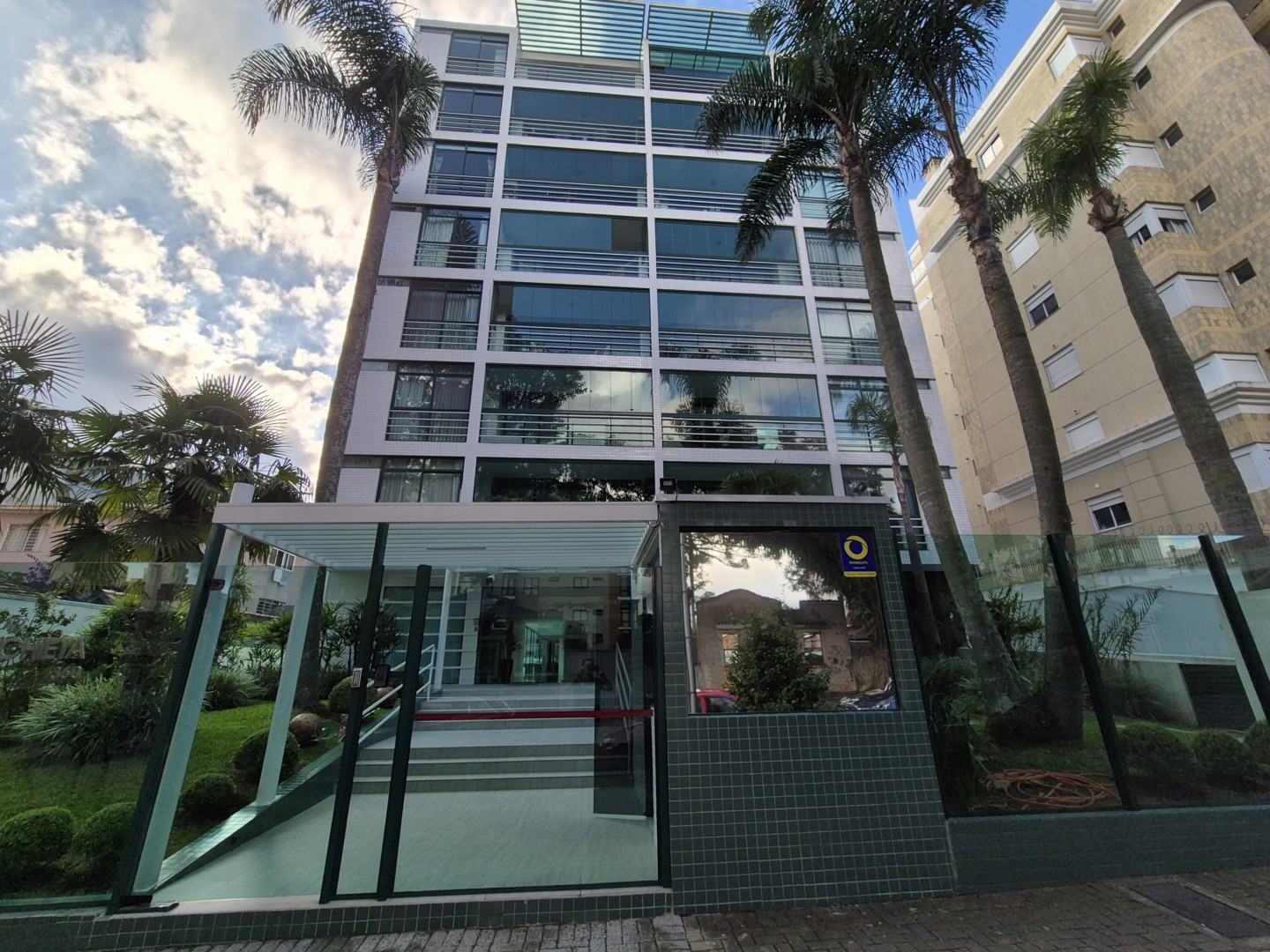 Apartamento para locacao no Bigorrilho em Curitiba com 184,00m² por R$ 9.066,00