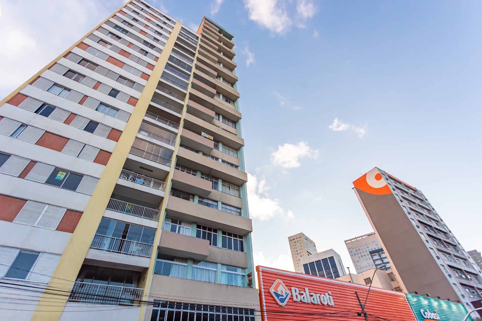 Apartamento para venda no Centro em Curitiba com 122,30m² por R$ 420.000,00