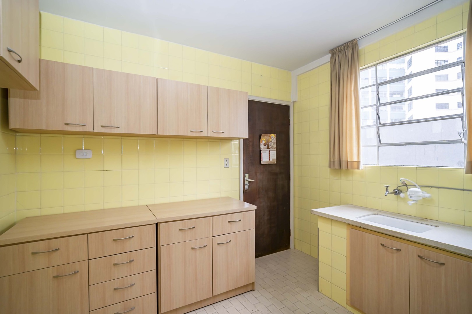 Apartamento para venda no Centro em Curitiba com 0,00m² por R$ 399.000,00