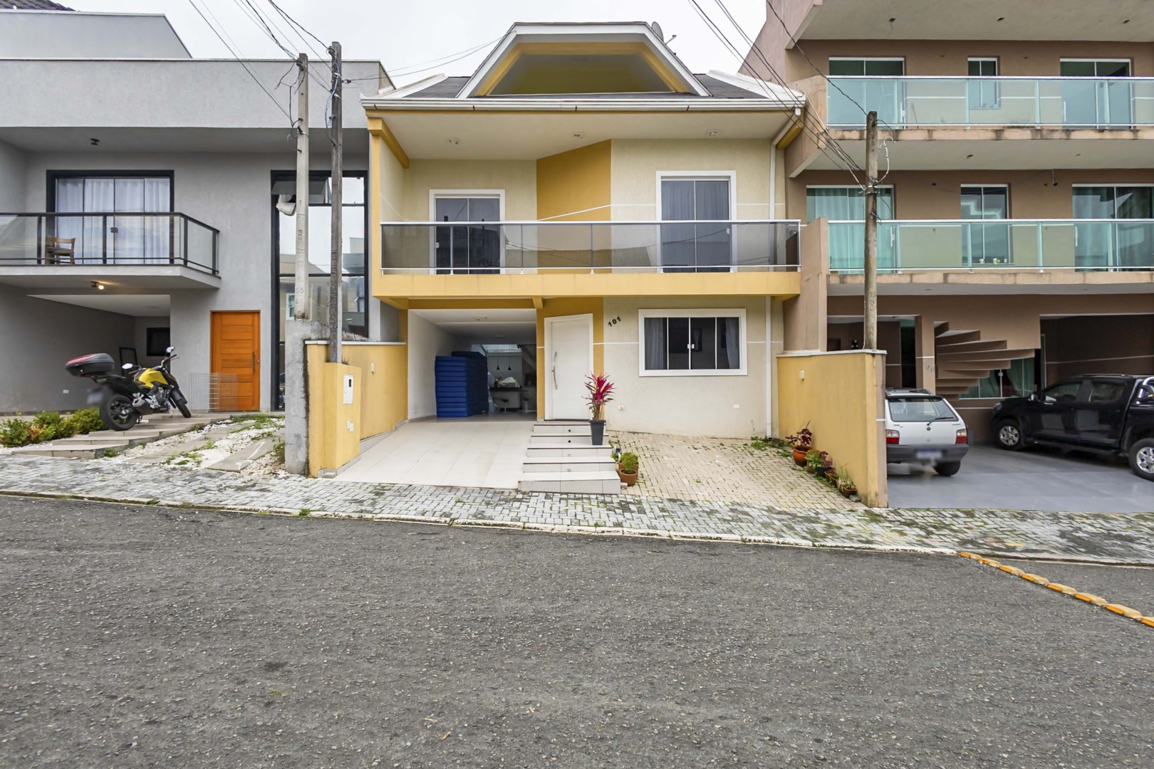 Sobrado para venda no Cachoeira em Curitiba com 0,00m² por R$ 780.000,00