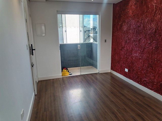 Apartamento para locacao no Maracana em Colombo com 72,73m² por R$ 2.000,00