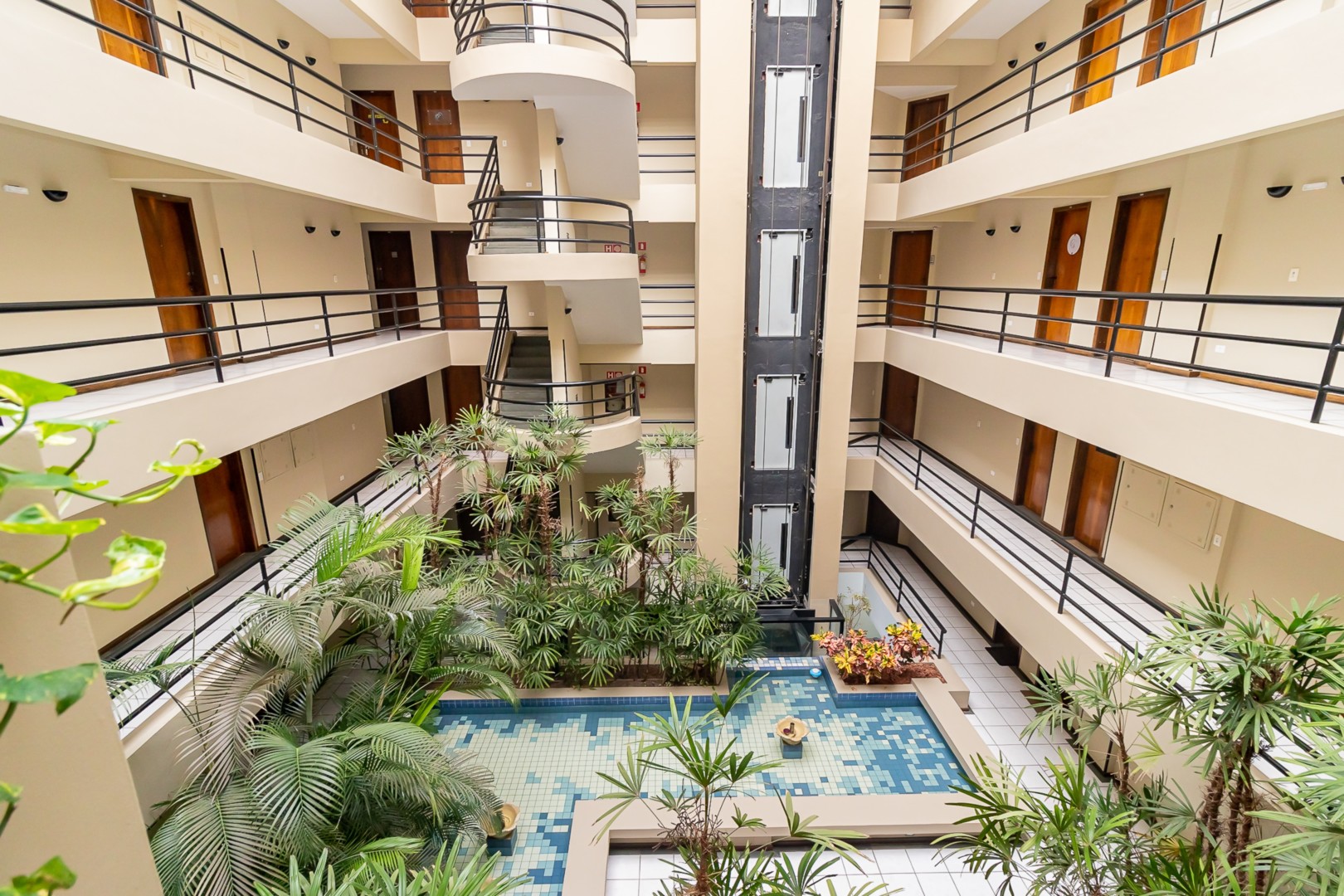 Estúdio para locacao no Juveve em Curitiba com 43,28m² por R$ 2.533,00