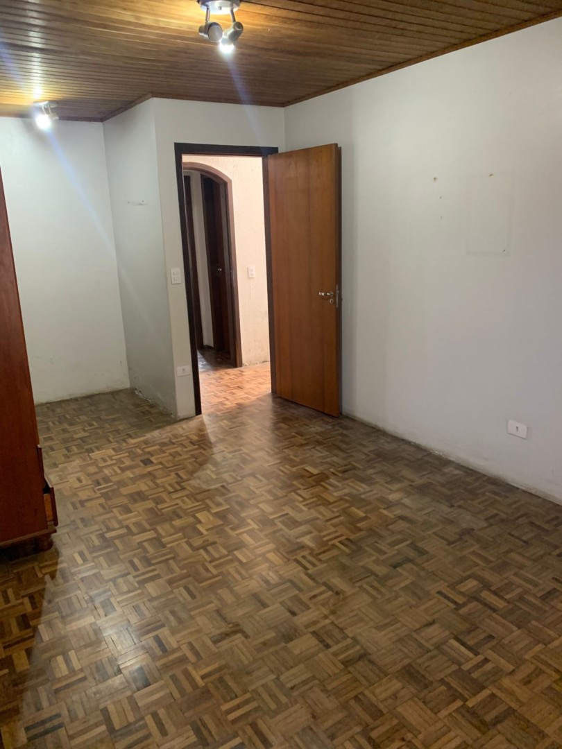 Casa Comercial para locacao no Pinheirinho em Curitiba com 150,00m² por R$ 4.000,00