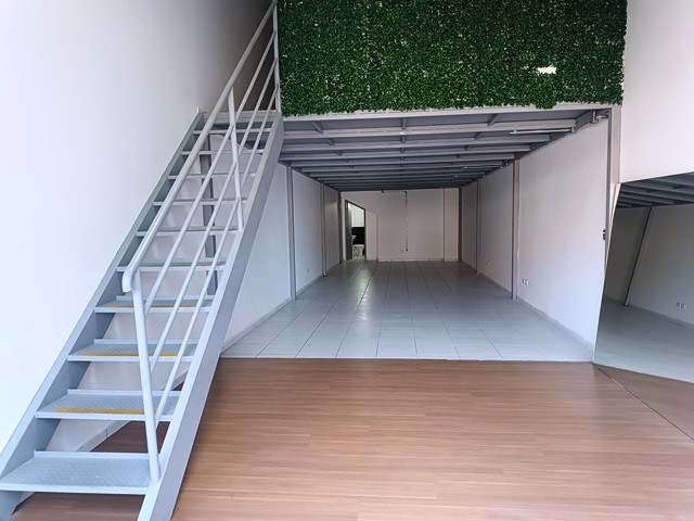 Loja para locacao no Reboucas em Curitiba com 135,00m² por R$ 4.133,00