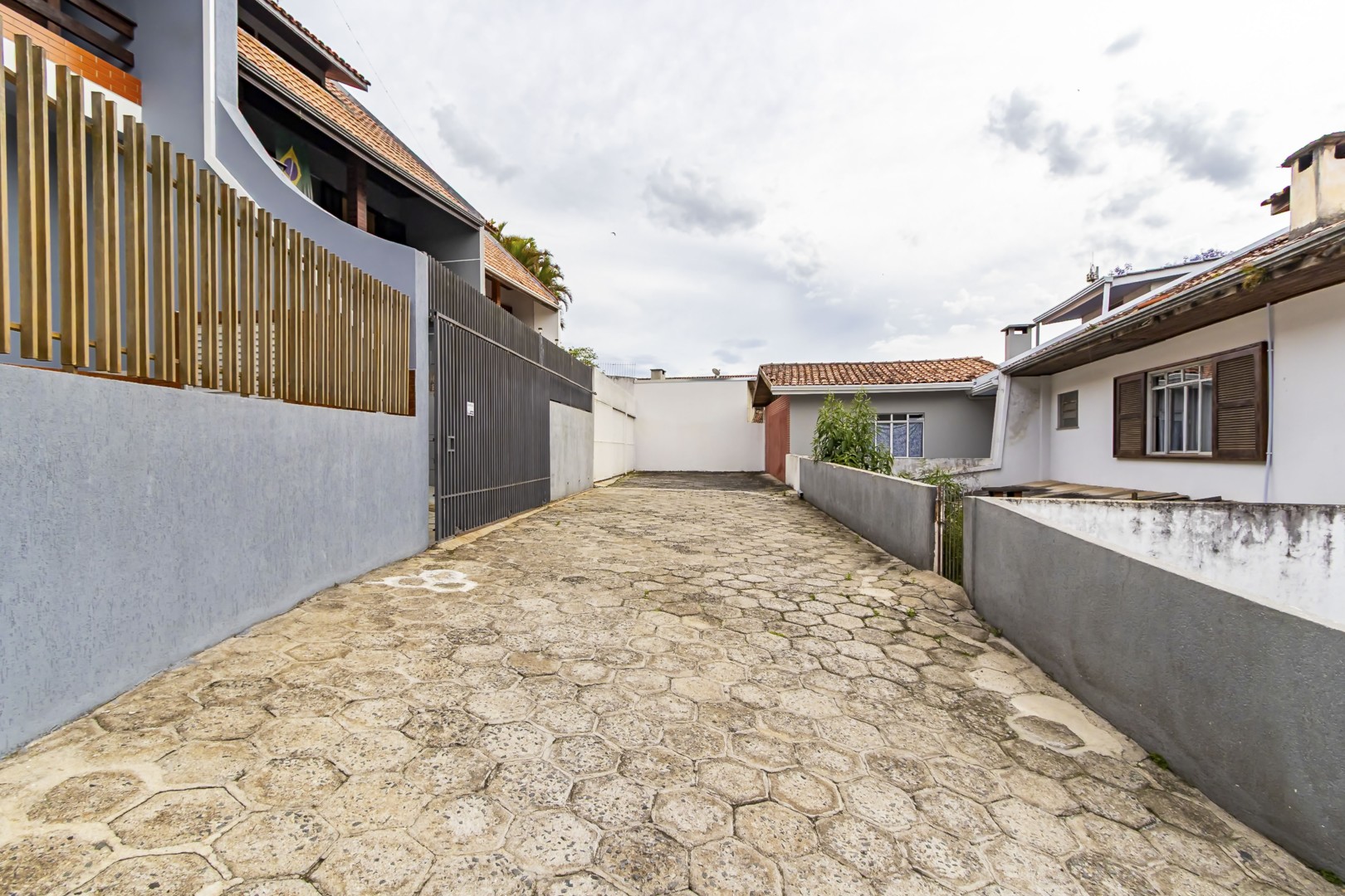 Sobrado para venda no Guabirotuba em Curitiba com 222,87m² por R$ 849.000,00