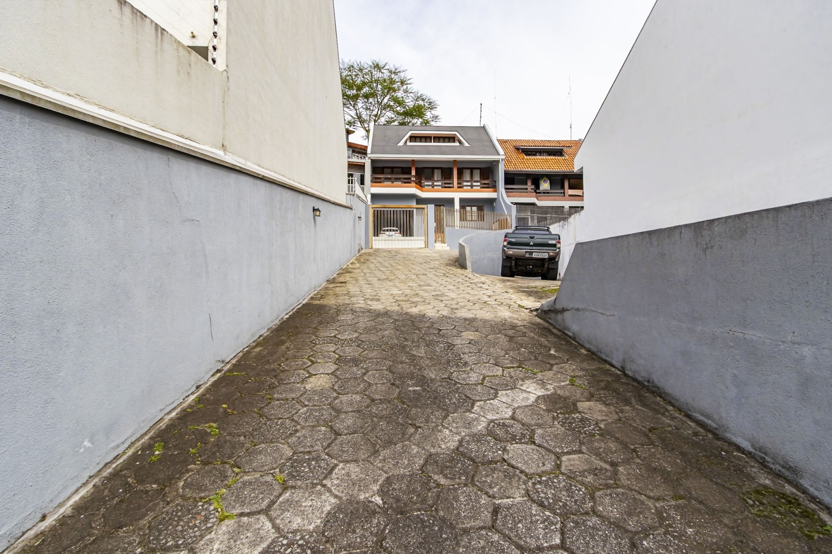 Sobrado para venda no Guabirotuba em Curitiba com 222,87m² por R$ 849.000,00