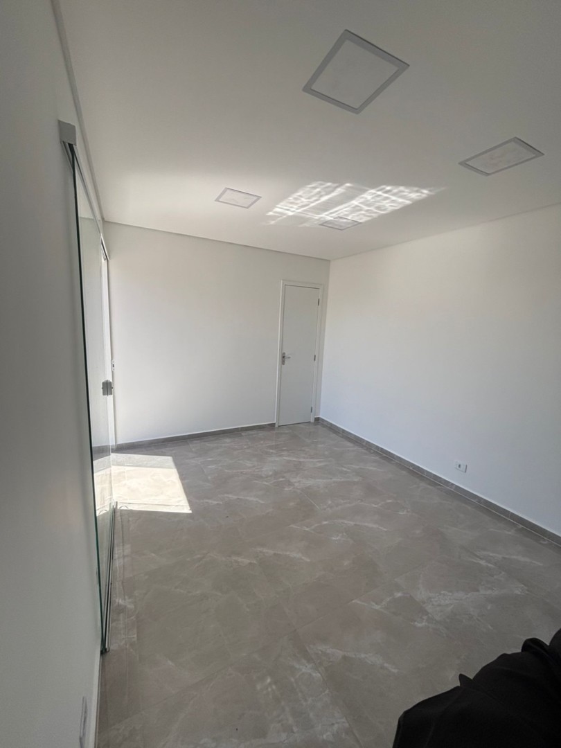 Loja para locacao no Maracana em Colombo com 20,00m² por R$ 1.333,00