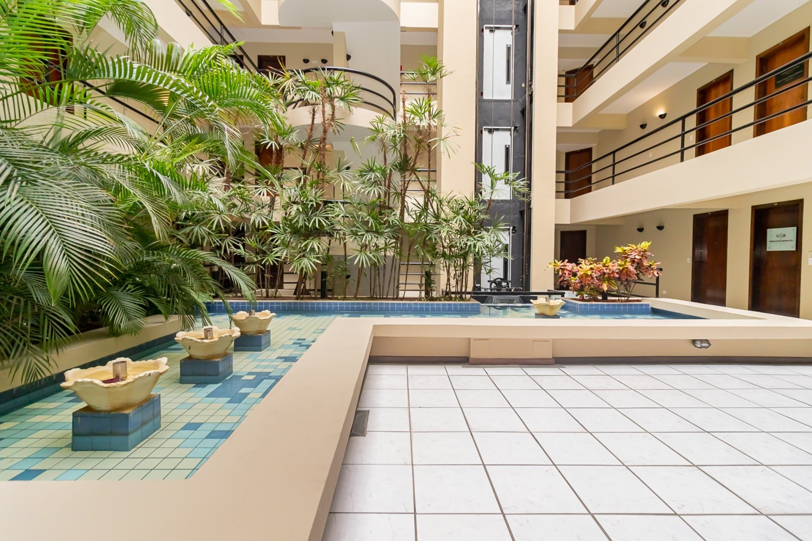 Estúdio para locacao no Juveve em Curitiba com 43,28m² por R$ 2.653,00