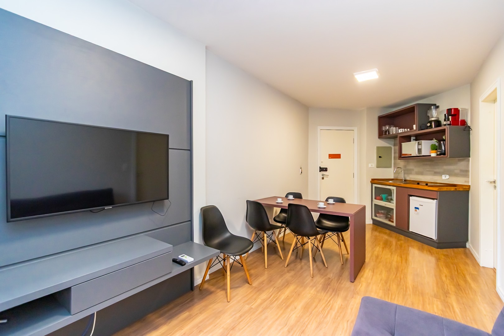 Estúdio para locacao no Juveve em Curitiba com 46,45m² por R$ 2.533,00