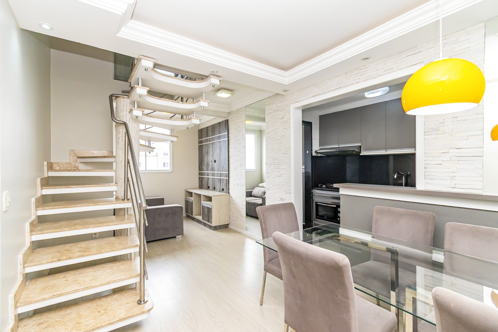 Cobertura para locacao no Xaxim em Curitiba com 109,00m² por R$ 3.986,00