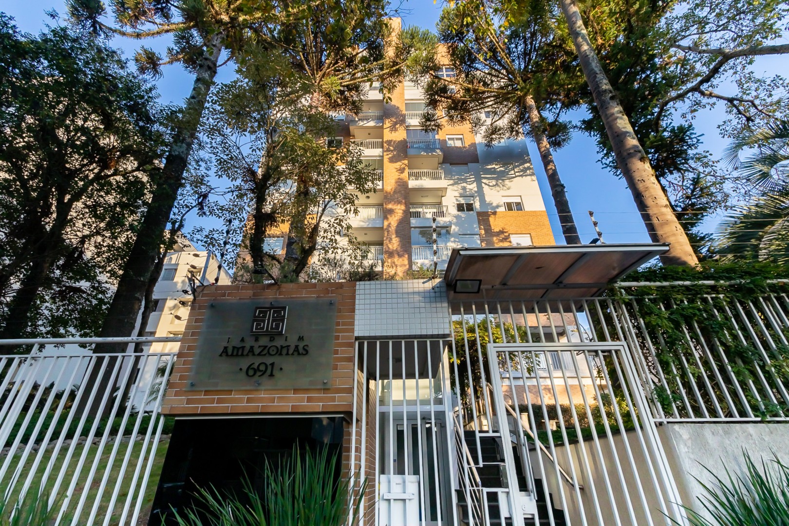 Apartamento para locacao no Agua Verde em Curitiba com 86,31m² por R$ 5.200,00