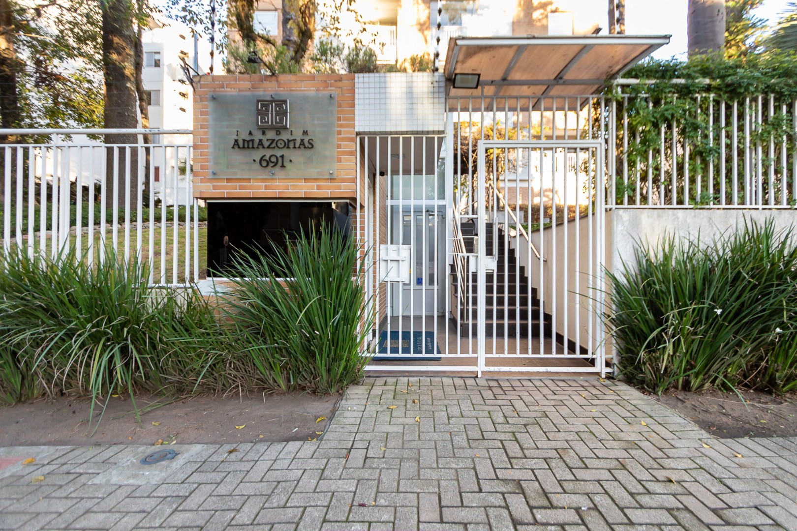 Apartamento para locacao no Agua Verde em Curitiba com 86,31m² por R$ 6.000,00