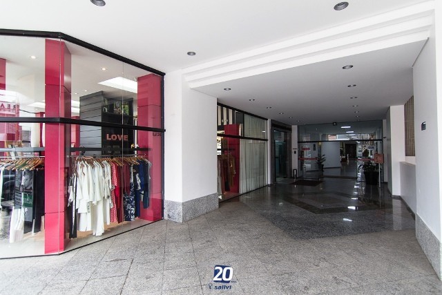 Cjto Comercial/sala para venda no Centro em Curitiba com 120,00m² por R$ 595.000,00