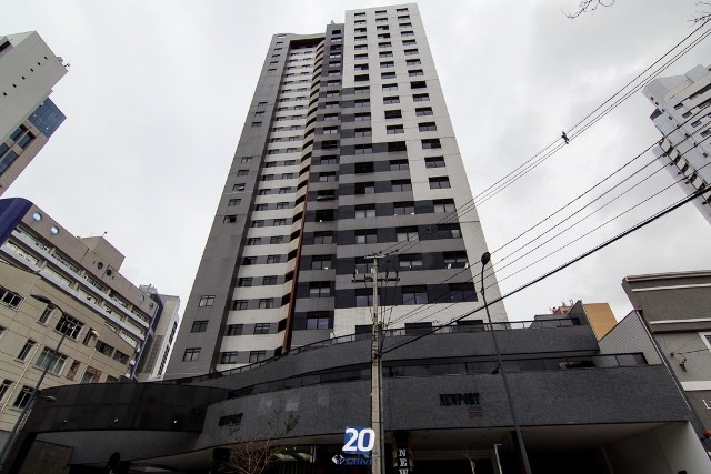 Cjto Comercial/sala para venda no Centro em Curitiba com 120,00m² por R$ 585.000,00