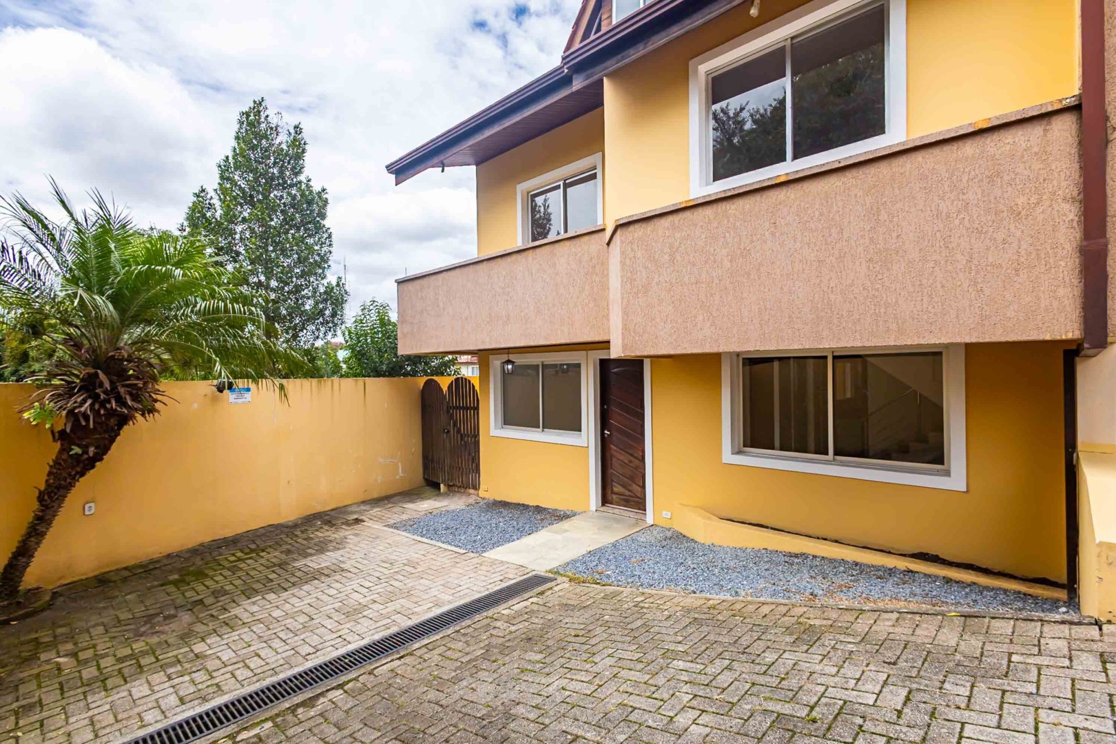 Sobrado para venda no Pilarzinho em Curitiba com 206,37m² por R$ 769.000,00