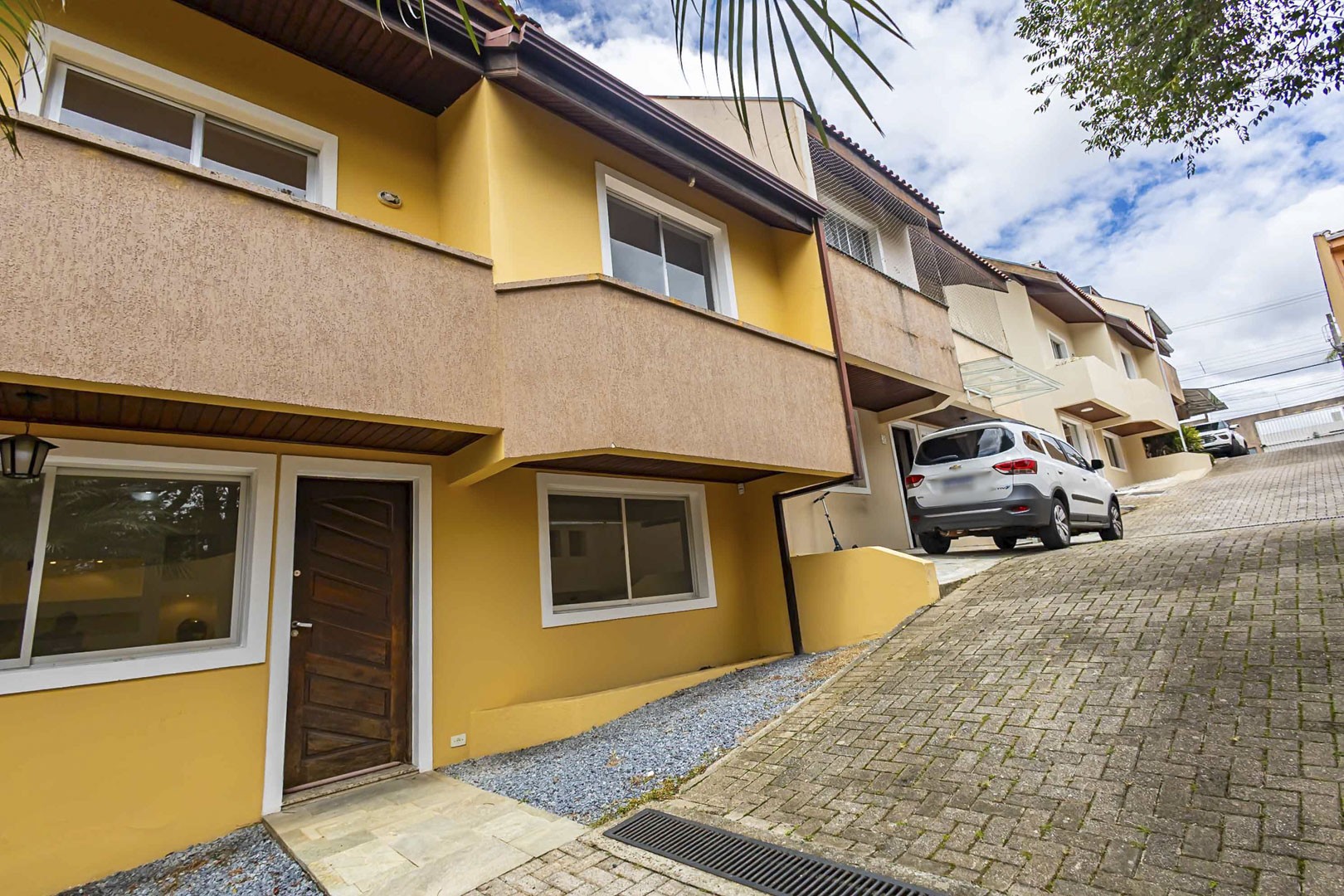 Sobrado para venda no Pilarzinho em Curitiba com 206,37m² por R$ 769.000,00