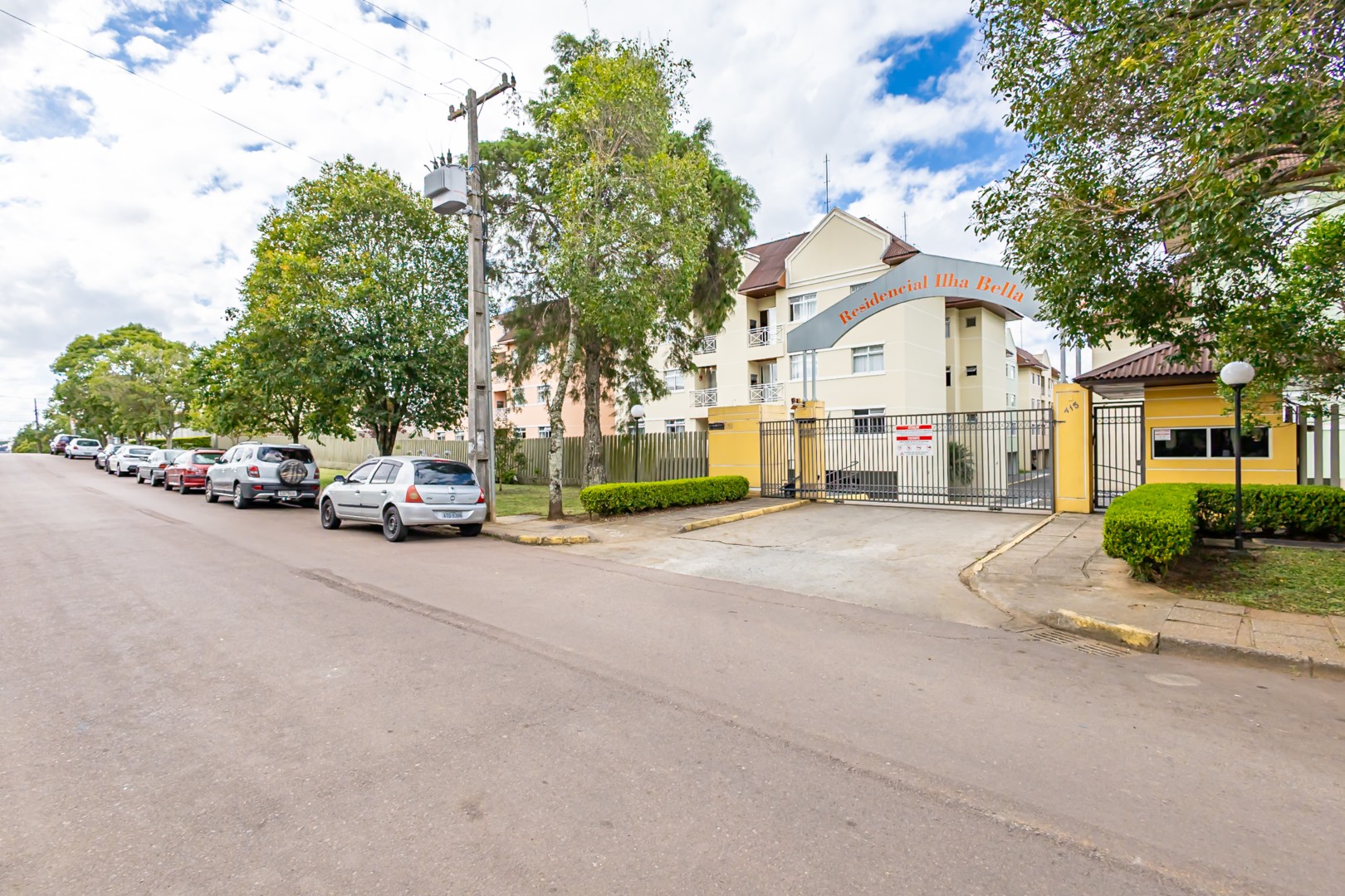 Apartamento para locacao no Guabirotuba em Curitiba com 84,64m² por R$ 2.466,00