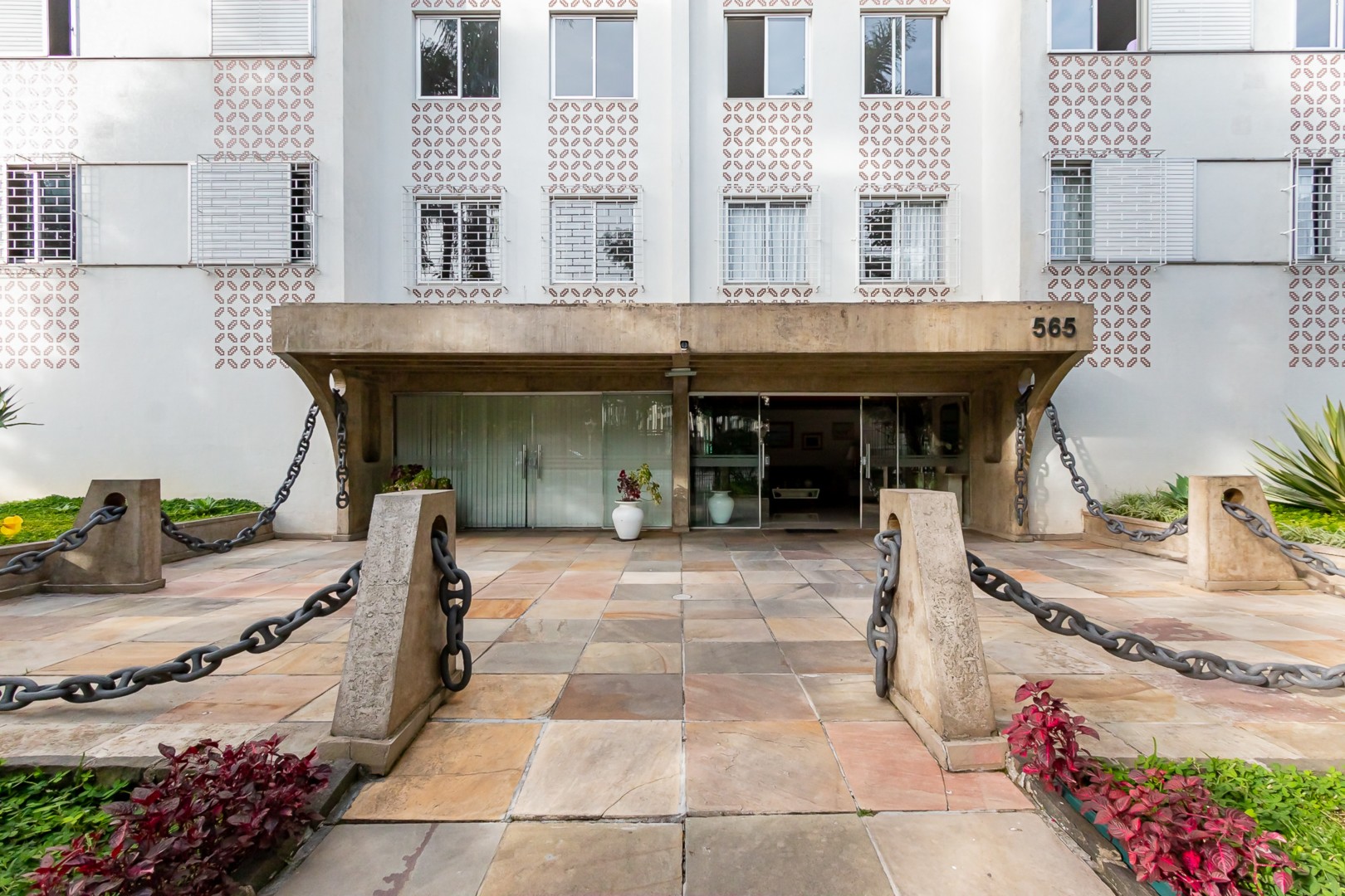 Apartamento para locacao no Batel em Curitiba com 115,00m² por R$ 2.933,00