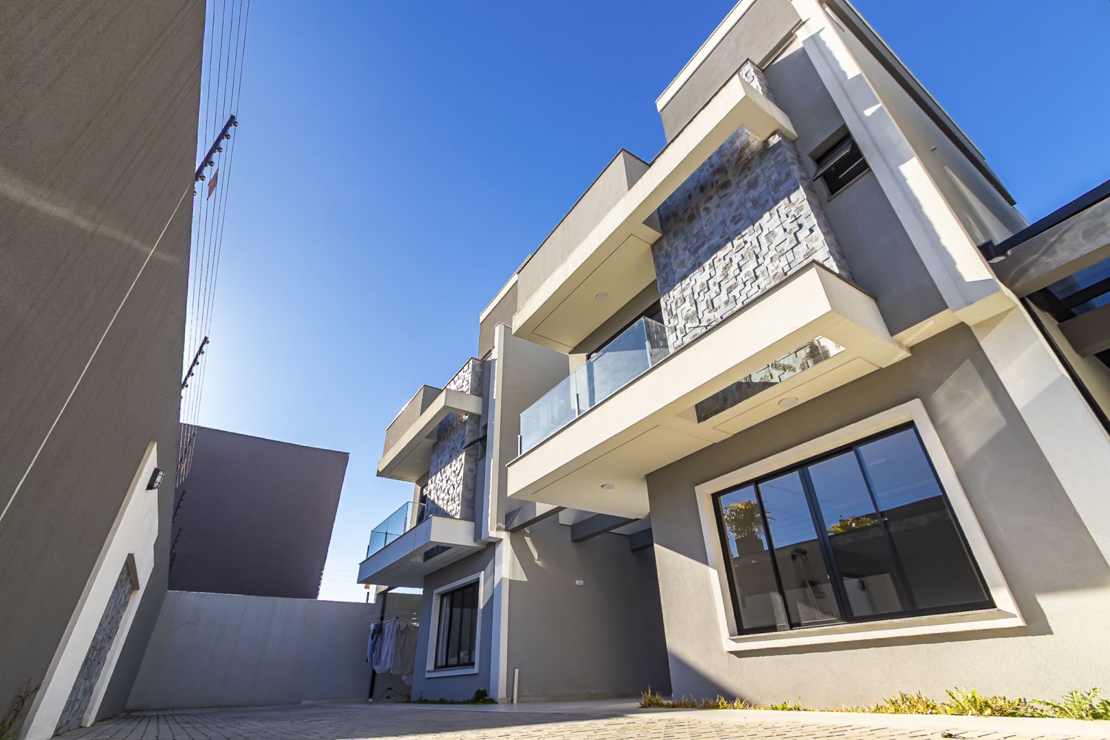 Sobrado para locacao no Xaxim em Curitiba com 147,00m² por R$ 7.733,00