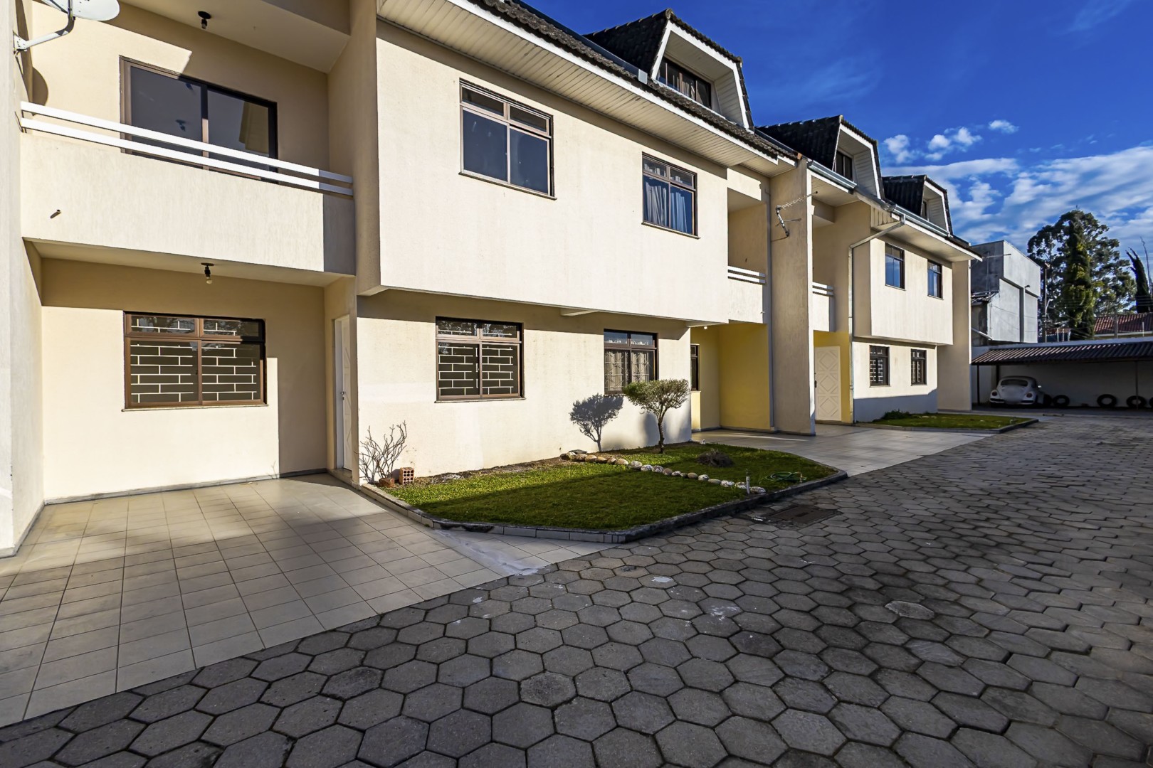 Sobrado para locacao no Guabirotuba em Curitiba com 130,00m² por R$ 4.266,00