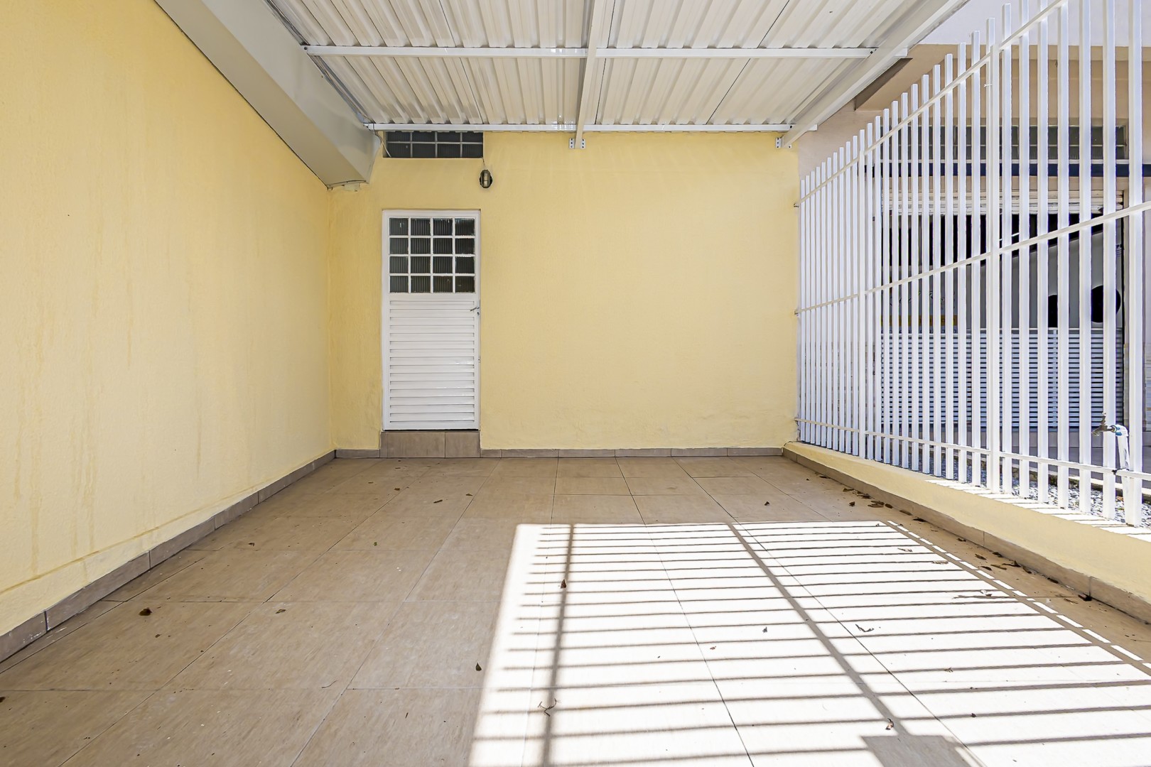 Apartamento para locacao no Guabirotuba em Curitiba com 160,00m² por R$ 3.866,00