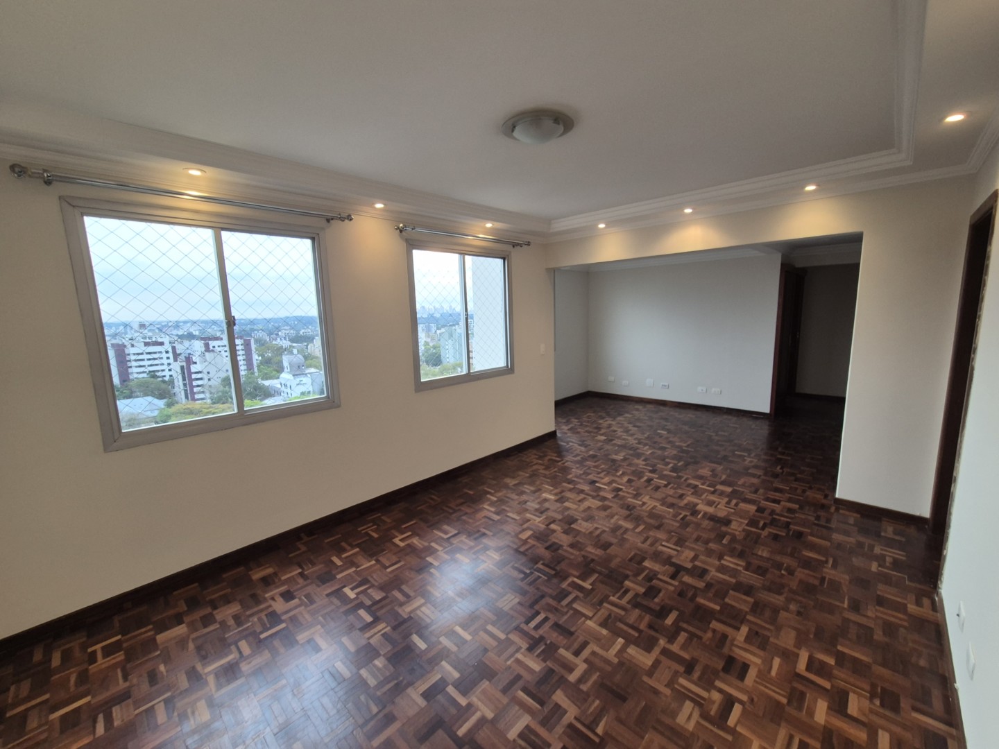 Apartamento para locacao no Batel em Curitiba com 115,00m² por R$ 3.586,00