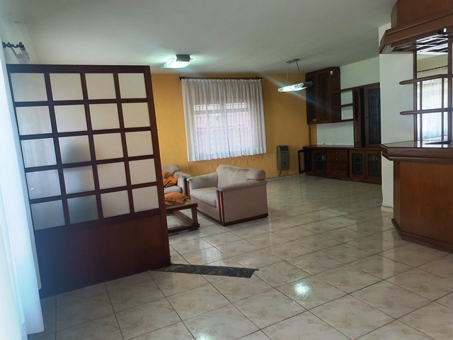 Casa Residencial para locacao no Reboucas em Curitiba com 233,60m² por R$ 5.200,00