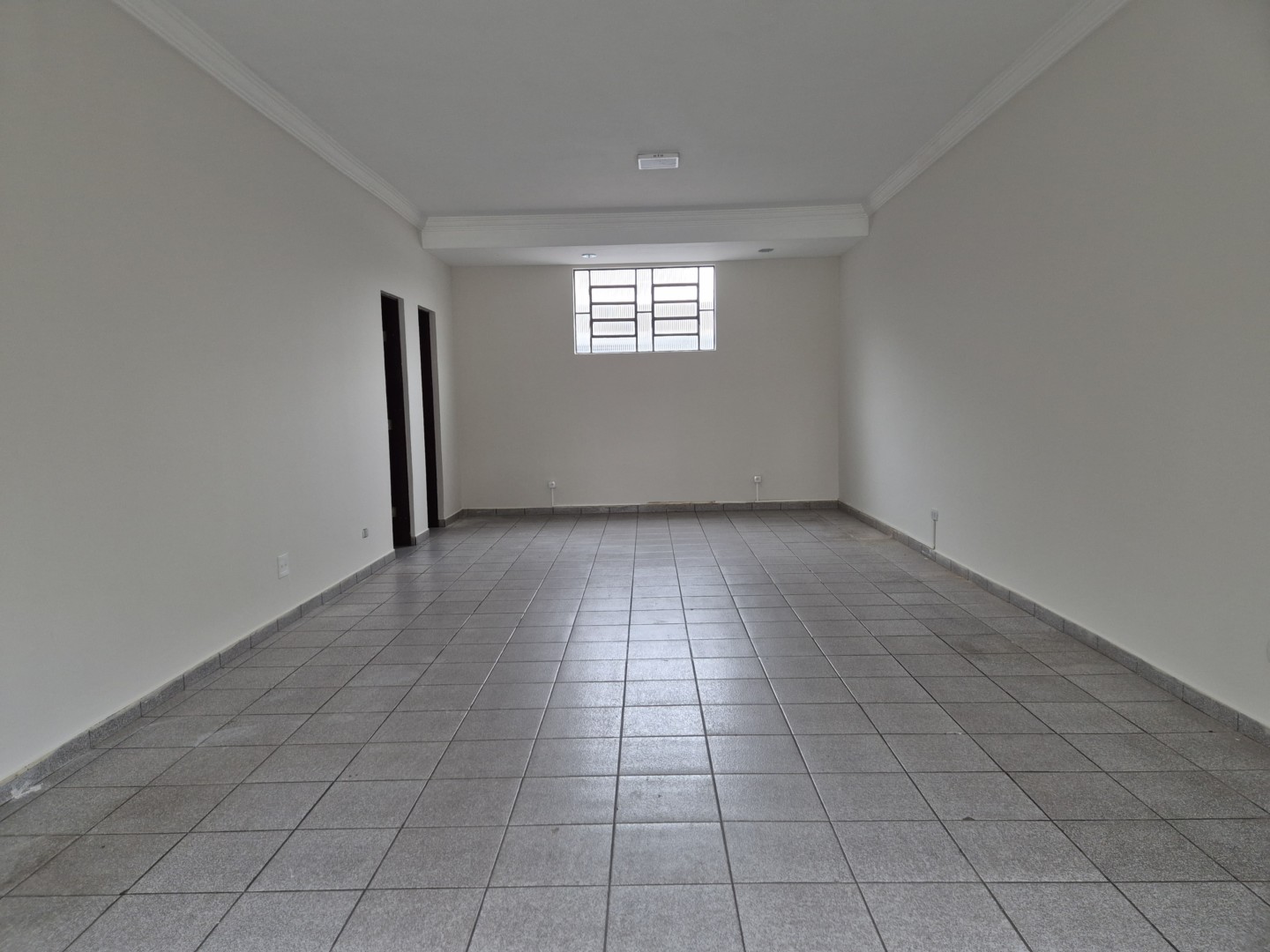 Loja para locacao no Fanny em Curitiba com 55,00m² por R$ 2.133,00