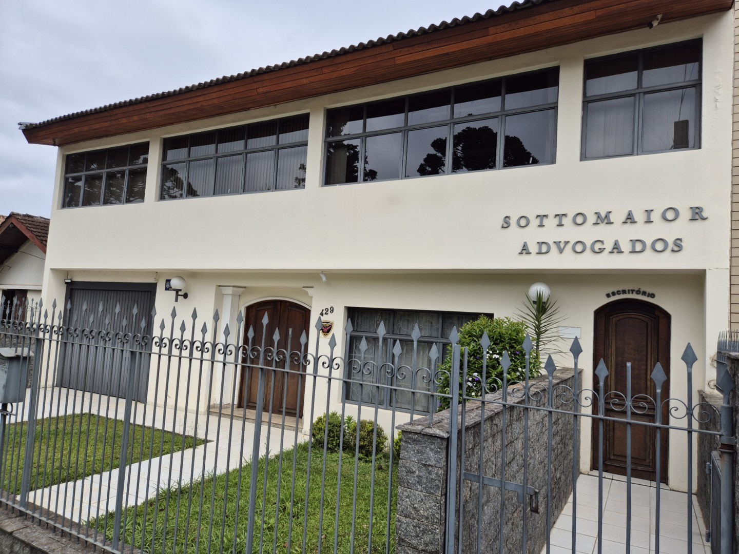 Cjto Comercial/sala para locacao no Sao Francisco em Curitiba com 12,00m² por R$ 1.800,00